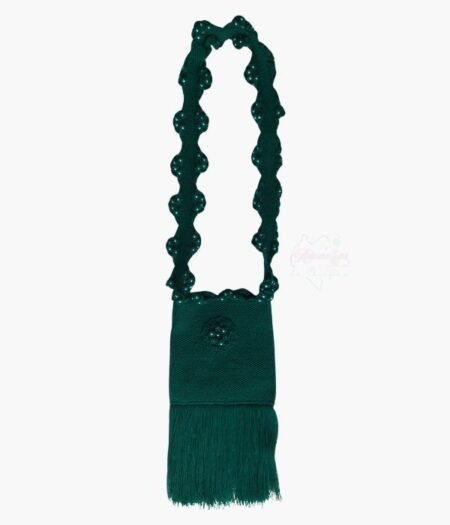 Bolso morral verde esmeralda, tejido a mano con detalles brillantes tipo perlita
