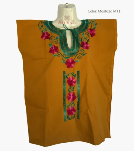 Blusa artesanal de Chamula bordada a mano con flores en el escote y frontal inferior